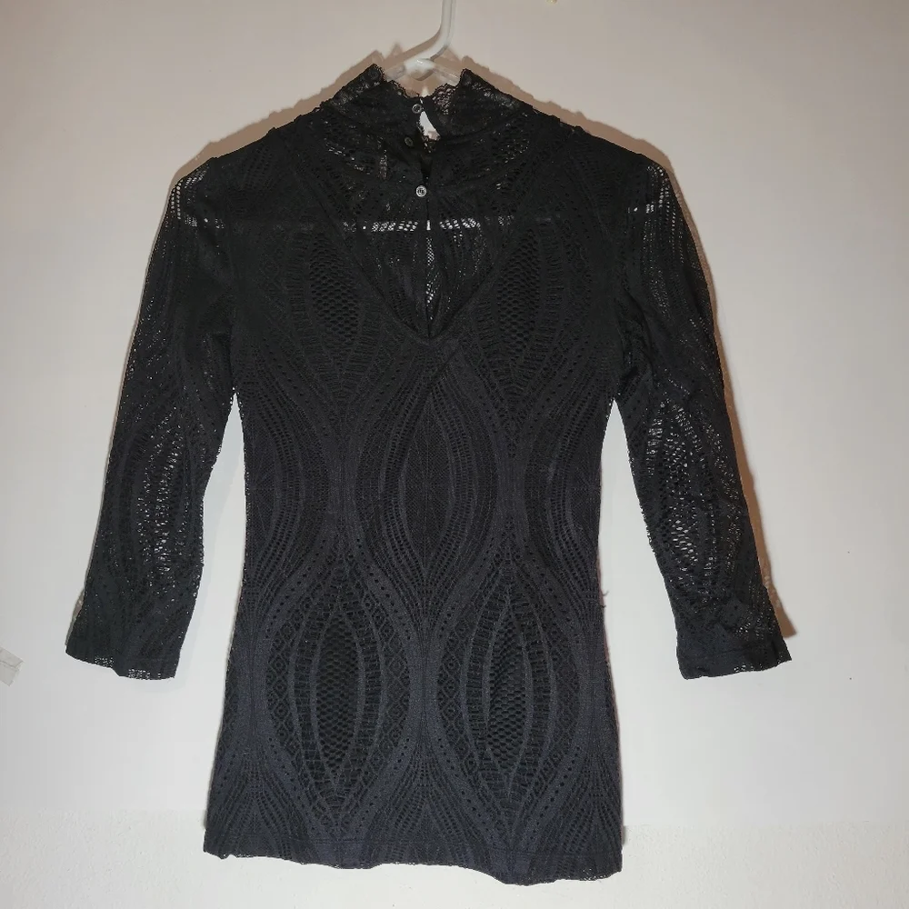 Womens XS Free People black open weave lace 3/4 sleeve top - Picture 8 of 8
